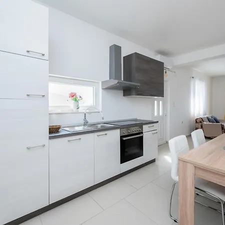 Διαμέρισμα Family-friendly With Swimming Pool Drage, Biograd - 23790 *