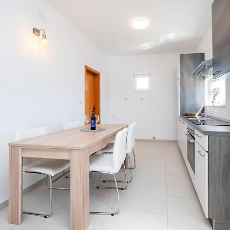 Διαμέρισμα Family-friendly With Swimming Pool Drage, Biograd - 23790 Pakoštane
