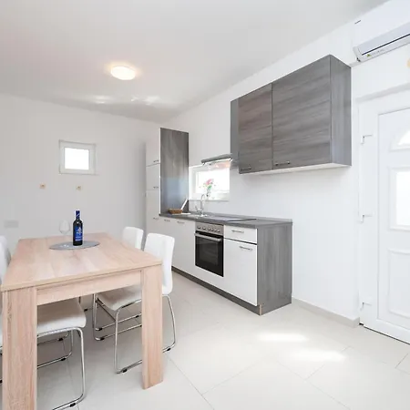 Διαμέρισμα Family-friendly With Swimming Pool Drage, Biograd - 23790 Pakoštane