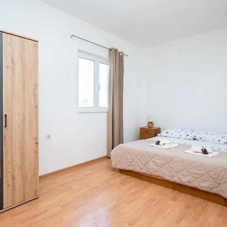 Διαμέρισμα Family-friendly With Swimming Pool Drage, Biograd - 23790 Pakoštane