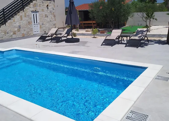 Family-friendly With Swimming Pool Drage - Biograd - 23790 Apartamento Pakoštane