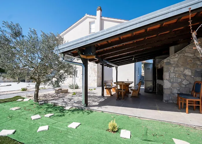 Family-friendly With Swimming Pool Drage - Biograd - 23790 *