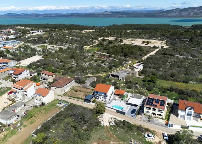 Apartamento Family-friendly With Swimming Pool Drage - Biograd - 23790 Pakoštane