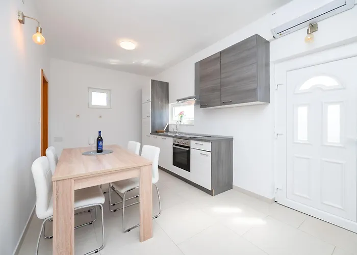 Apartamento Family-friendly With Swimming Pool Drage - Biograd - 23790 Pakoštane