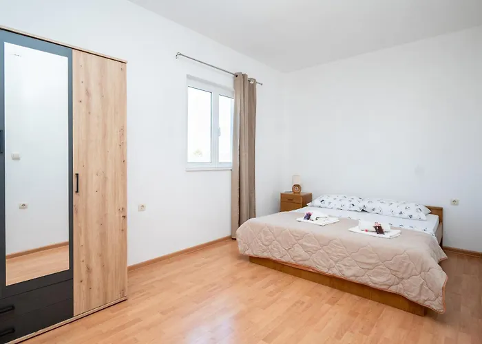 Apartamento Family-friendly With Swimming Pool Drage - Biograd - 23790 Pakoštane