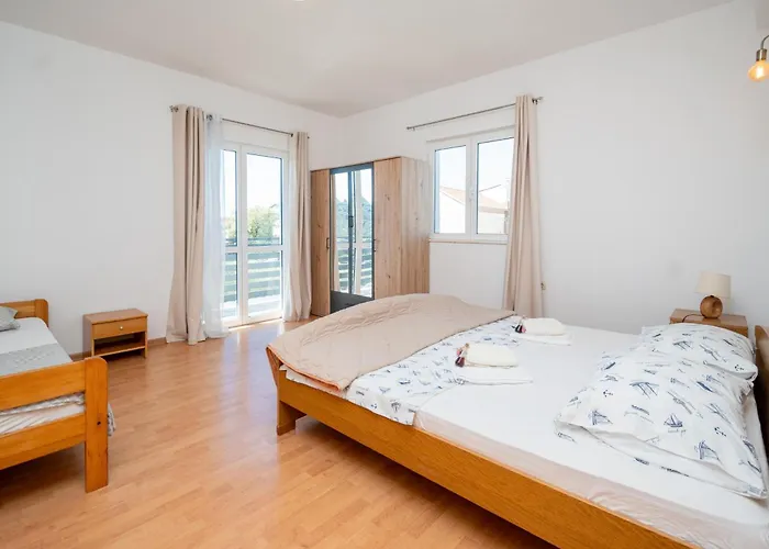 Family-friendly With Swimming Pool Drage - Biograd - 23790 * Pakoštane