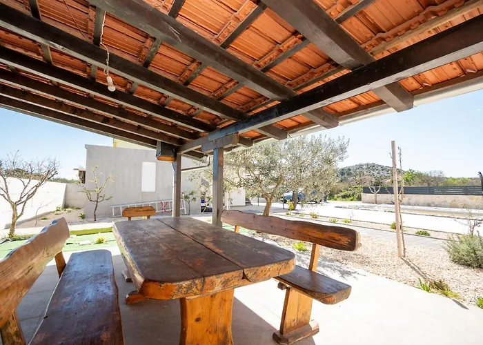 Family-friendly With Swimming Pool Drage - Biograd - 23790 * Pakoštane