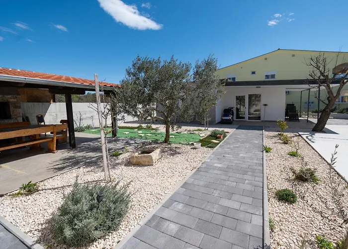 Family-friendly With Swimming Pool Drage - Biograd - 23790 *